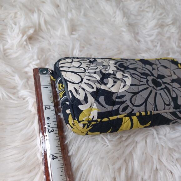 Vera Bradley Carry It All Wristlet ID Wallet Baroque Pattern Black/Yellow/Gray - Picture 4 of 5